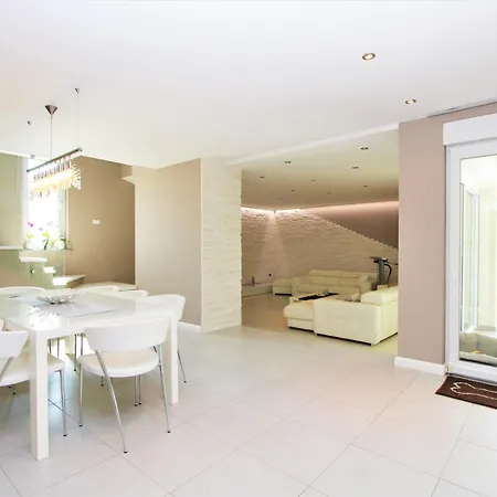 Feriehus Moderne Alex Exclusive In Mit Pool *